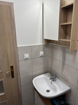 Na prenájom - príjemný 3i byt s balkóm v Detve -kompletná re - 8