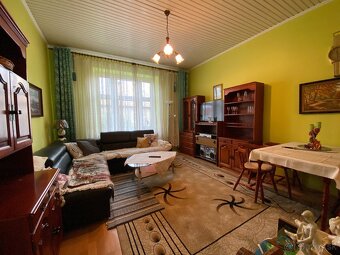 Trojizbový rodinný dom v širšom centre mesta Lučenec - 8