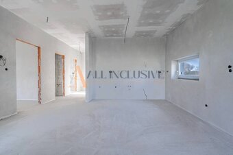 ALL INCLUSIVE I 3 IZBOVÉ BYTY S TERASOU, SO ZÁHRADOU + 2 PAR - 8