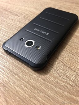 Samsung Galaxy Xcover 3 / 8GB odolný - 8