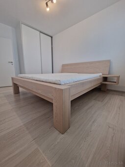 Masívna manželaká postel - 8