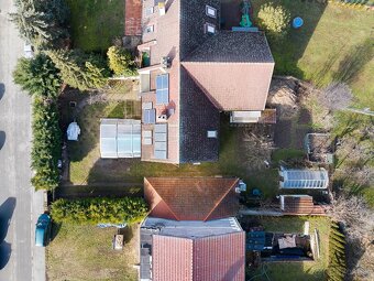 NA PREDAJ 5 IZBOVÝ RODINNÝ DOM S 2 GARÁŽAMI, 739 M2, STRÁŽNI - 8