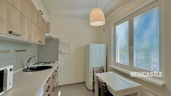 NEWCASTLE | Prenájom 3-izbového bytu 65 m² s balkónom, voľný - 8