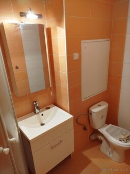 PRENÁJOM 2 izbový, zariadený byt blízko centra - KOMÁRNO - 8