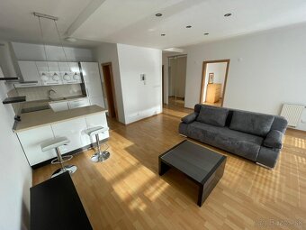 2-izbový, zariadený byt s balkónom v Panoráme - 8