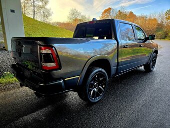 Ram 1500 5,7 HEMI, r. 2021,ODPOČET DPH, EL. PRAHY, PANORAMA - 8