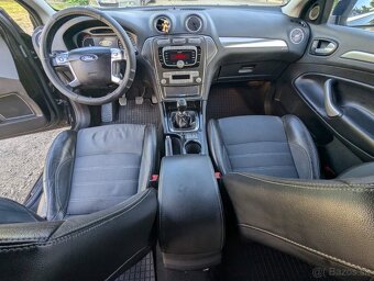 Ford Mondeo sedan - 8