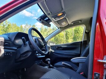 Hyundai i20 Family 7 DCT Červená metalíza 2021 + WINTER PACK - 8
