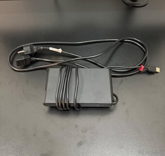 Lenovo LOQ 15IRX9 - 8