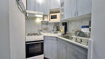 Praktický 2-izbový byt • loggia s výhľadom do... - 8