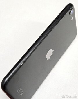 Iphone SE 2020 - 8