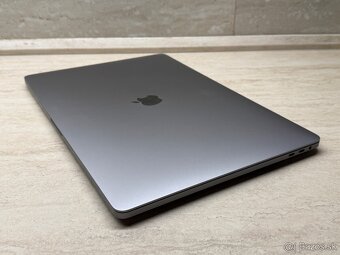MacBook Pro 16" (2019) Intel Core i9, 32 GB RAM 1 TB SSD - 8