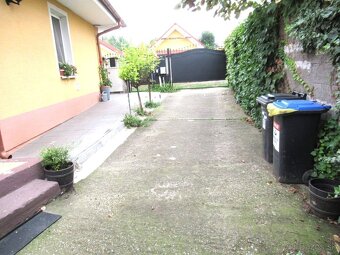 Slnečný pozemok 720 m2 + 3-izb. RD s pozemkom 270 m2, treba - 8