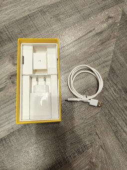 Predám Xiaomi Poco F3 8GB 256GB White - 8