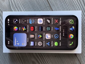 iPhone 16 Pro 128 GB čierny titán - 8