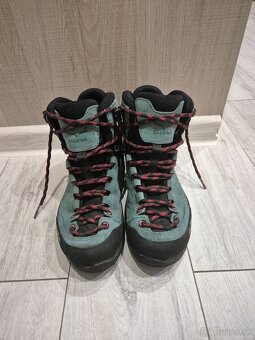 Dámske turistické topánky - Salewa MTN Trainer Mid GTX - 8