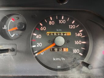 Nissan Terrano II - 8