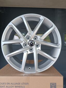 5x114.3 R18 Borbet - 8