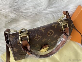 Louis Vuitton Tilsitt Monogram kabelka - 8
