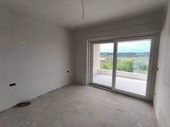 CHORVÁTSKO - Apartmánová rezidencia s bazénom (E) - PRIVLAKA - 8