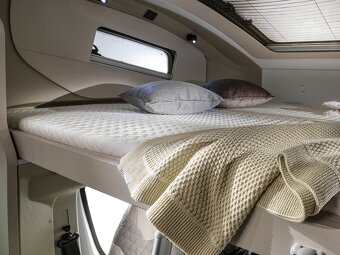 Prenájom karavan alkovňa Adria Coral XL 660SL - 8