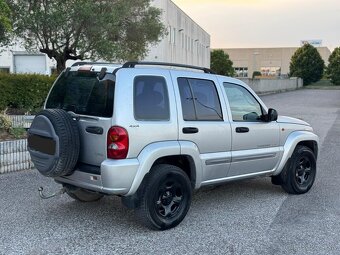 JEEP CHEROKEE 2.5 CRD SPORT - 8