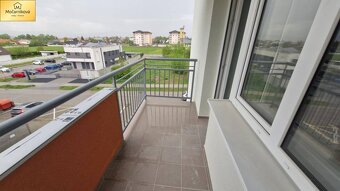 Luxusný, nový veľký 3izbový 94m2 byt s dvomi balkónmi v Dub. - 8