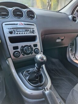 Peugeot 308 - 8