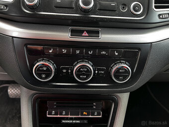 Volkswagen Sharan 2.0TDi - 8