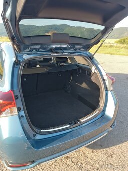 Toyota Auris Touring Sports 1.8 I VVT-i HybridSD Executive - 8
