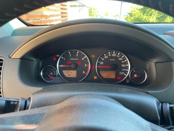 Nissan Pathfinder - 8