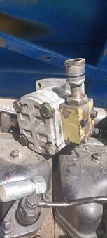 Predám servočerpadlo na traktor Zetor - 8