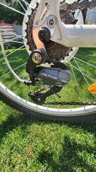 Bicykel + cyklistická prilba - 8