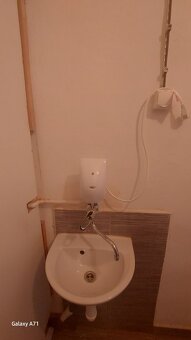 PRENÁJOM - Sklad s kanceláriou a nakladacou rampou 631 m2 - 8