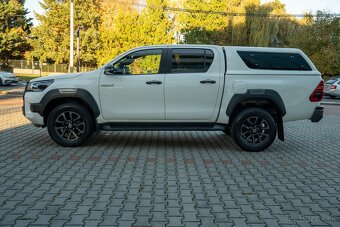 Toyota Hilux DC 2.8 I D-4D Invincible 4x4 A/T - 8