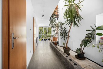 Na predaj 6 izbový RD v centre Dunajskej Lužnej - 8