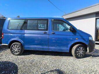 Volkswagen Caravelle - 8