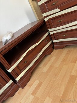 Rustikalna obývacia zostava s koženými kreslami - 8