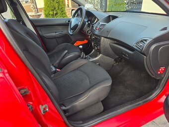 Predám Peugeot 206+    1.4 benzín r.v.2009 - 8