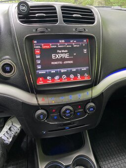 Predám FIAT FREEMONT 4x4 2.0L 125kW 7miestna verzia - 8