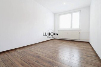 S krásnym výhľadom slnečný 3-izbový byt - 8