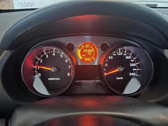 Nissan Qashqai 1,6 benzín - 8
