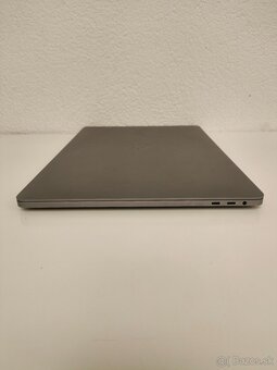 MacBook Pro 16 (2019) | Intel Core i9 2.3 GHz • 16 GB RAM • - 8
