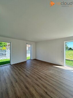 Moderný 4-izbový dom s veľkou garážou v obľúbenej lokalite B - 8