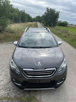 Peugeot 2008 1.2 - 8