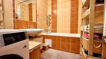 ASSENZIO-PRENÁJOM- 3 IZBOVÝ BYT -74m2 - PARKOVACIE MIESTO- K - 8