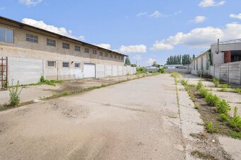 Skladové priestory, kancelárie na predaj - 8