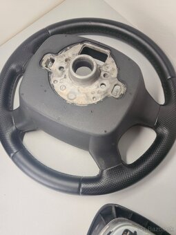 PERFOROVANÝ KOŽENÝ VOLANT OCTAVIA FABIA - 8