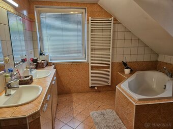 6 izbový rodinný dom v obci Mikušovce  , pozemok 1048 m2 - 8