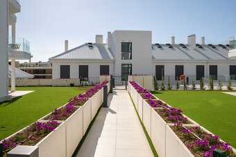Elegantný apartmán s vlastnou záhradou v letovisku Higueron - 8